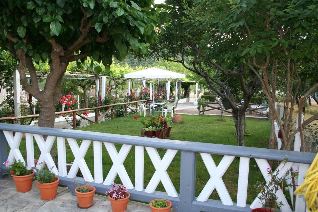Alexandra Studios Stafylos Exterior foto